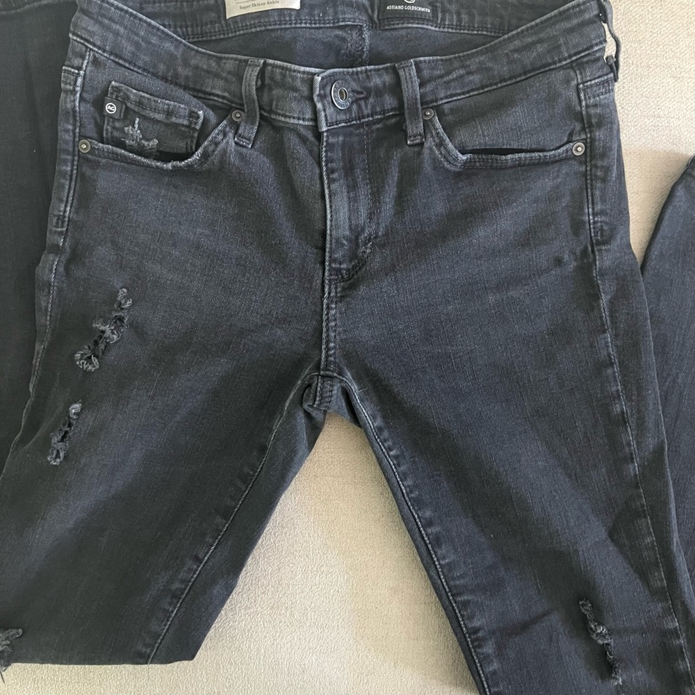 AG JEANS DISTRESSED SKINNY SIZE 26